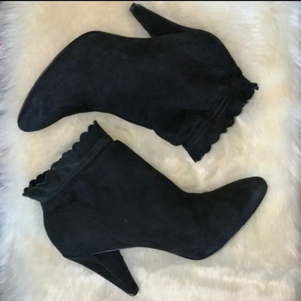 Marc by Marc Jacobs Slouch ankle ruffle suede boot